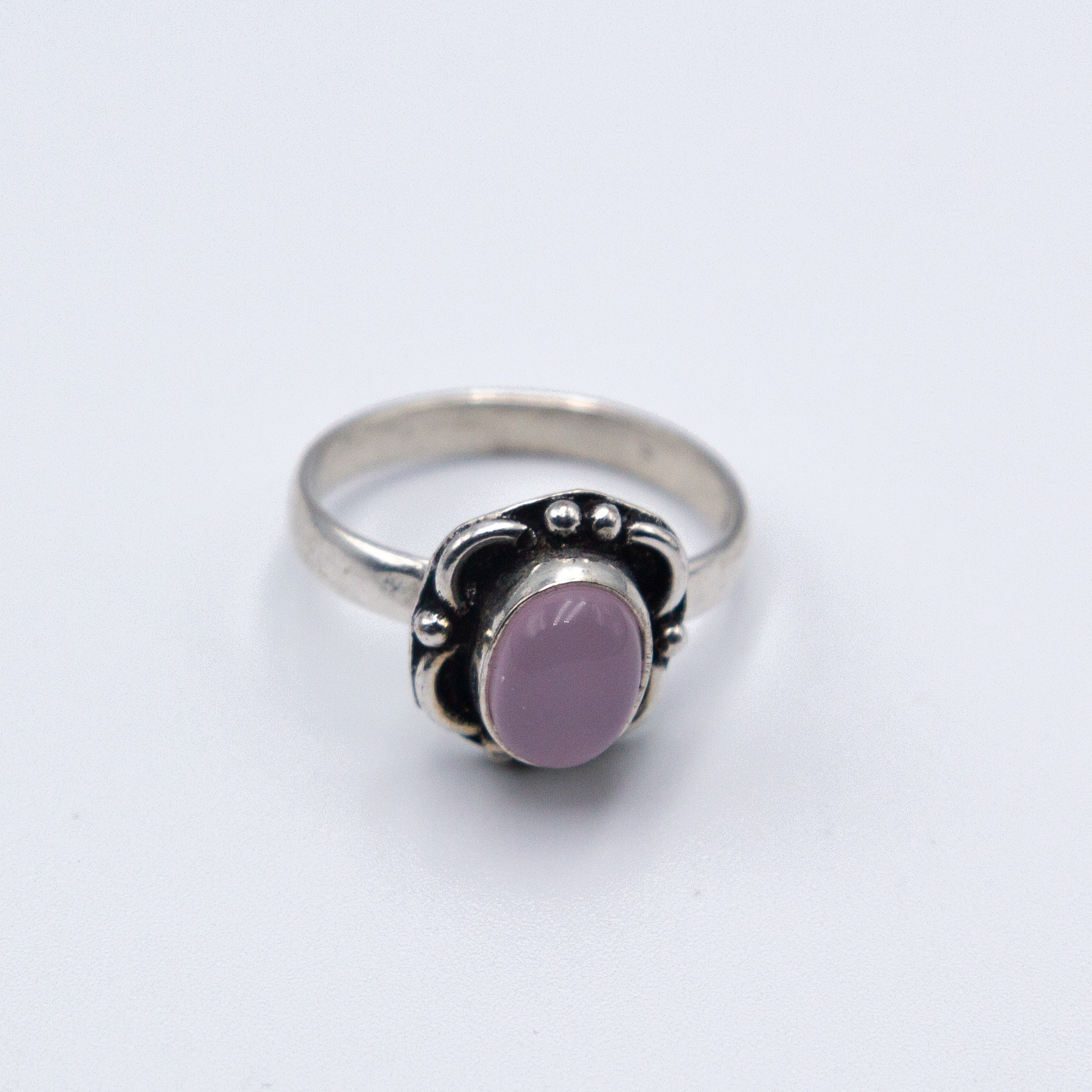 Natural Rose Quartz Crystal Ring with silver linings flower shaped